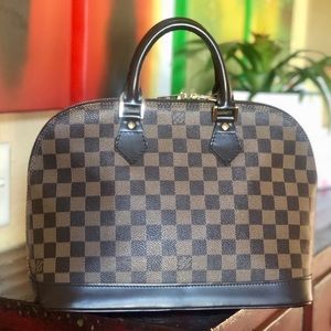 Louis Vuitton Alma Damier MM